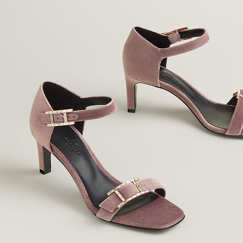 【日常から特別なシーンまで活躍☆】HERMES Judy 70 サンダル Judy 70 sandal | Hermès USA